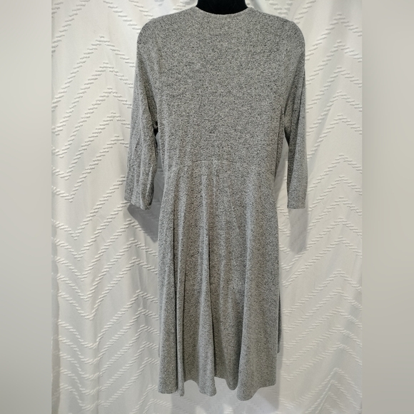 Torrid Grey Faux Wrap 3/4 Sleeve Skater Dress - Flattering Simple Dress - Picture 6 of 8